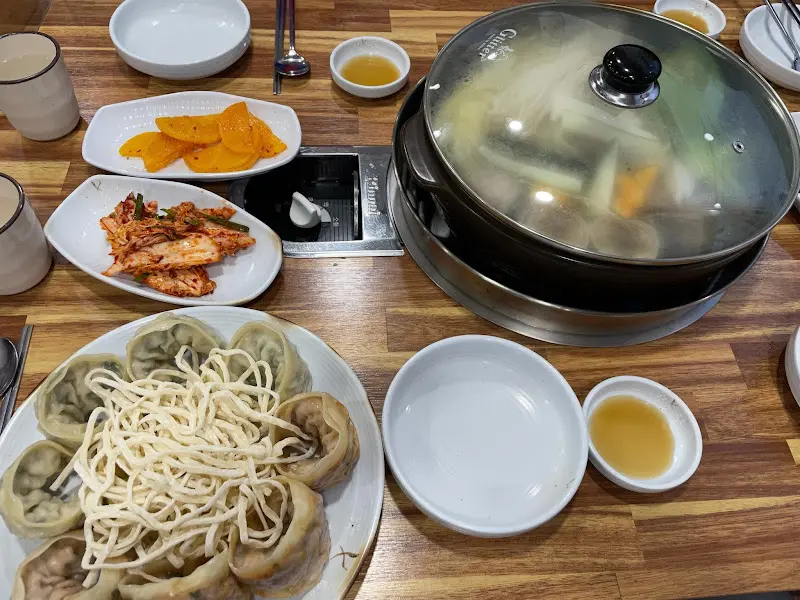 만두전골 한 상 차림