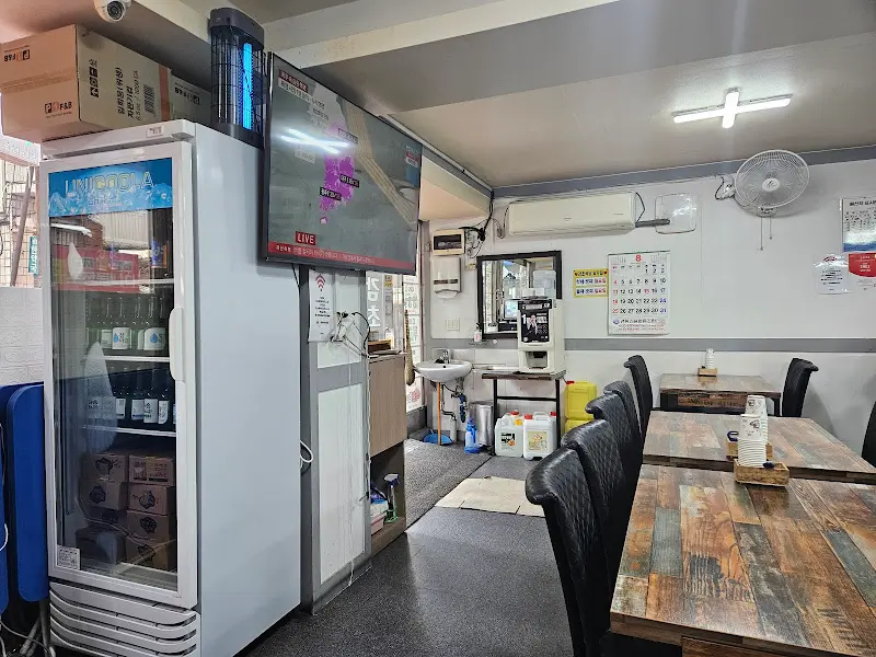 정겨운 식당 내부