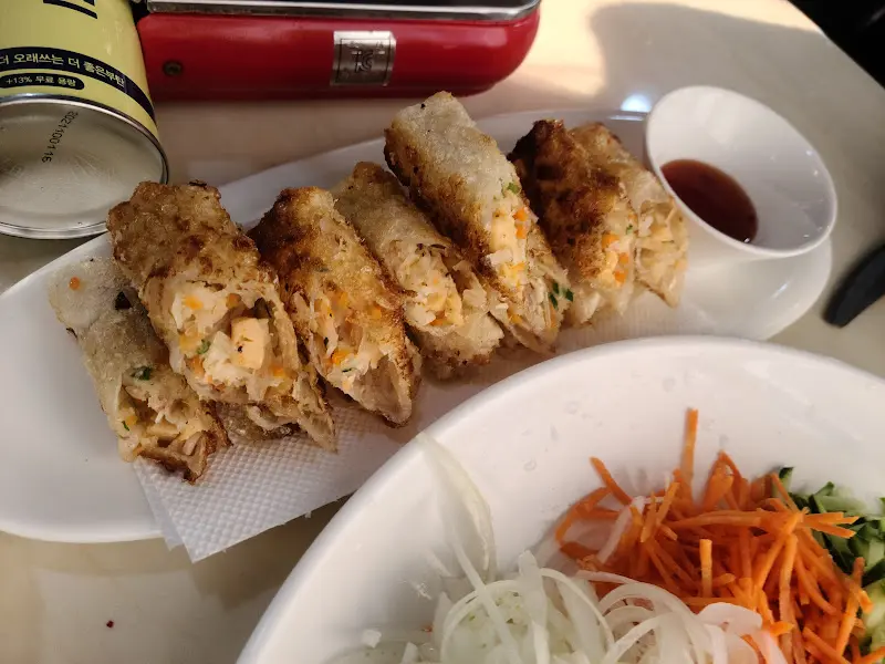 잘 튀겨진 짜조 단면