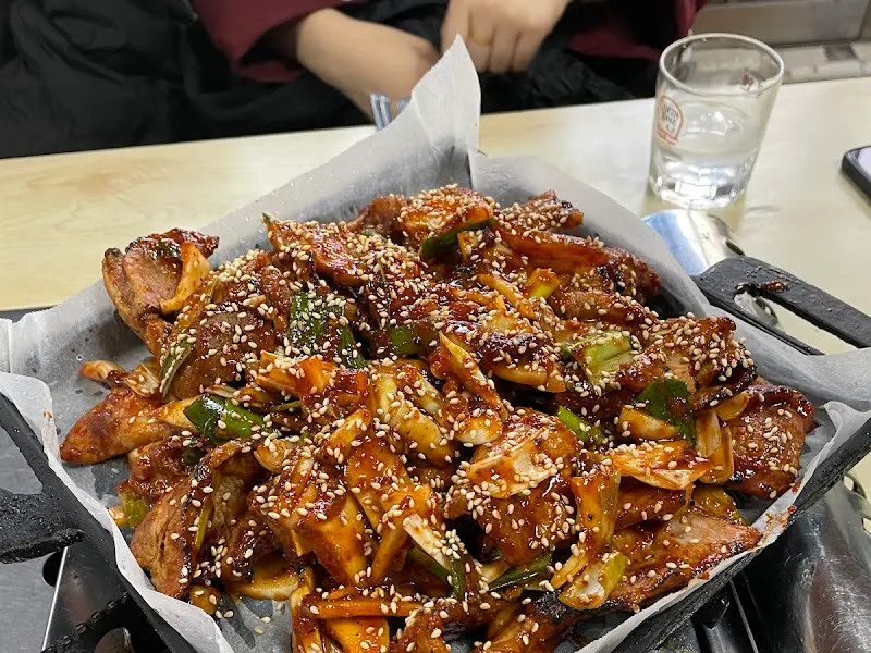 윤기가 자르르 흐르는 돼지불고기