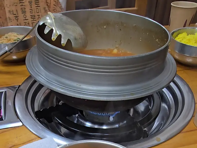 어죽이 끓고 있는 모습