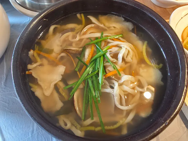 바지락 칼국수