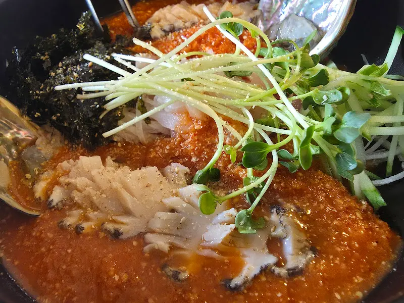 싱싱한 해산물 물회