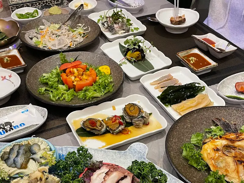 다채로운 해산물 요리