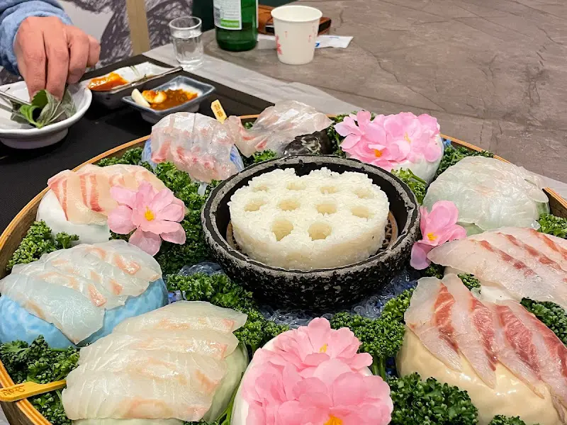 화려한 해산물 플레이팅