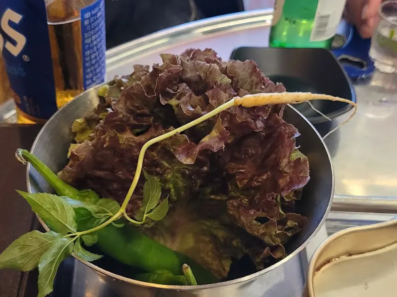 장뇌삼 한 뿌리가 담긴 쌈 채소