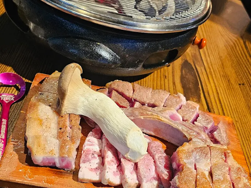 초벌된 모듬 고기