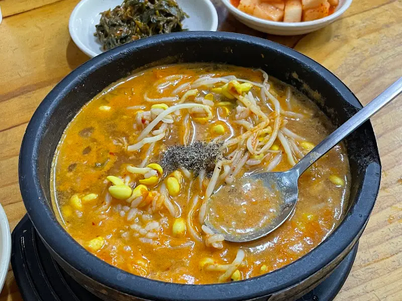 콩나물 국밥 근접샷