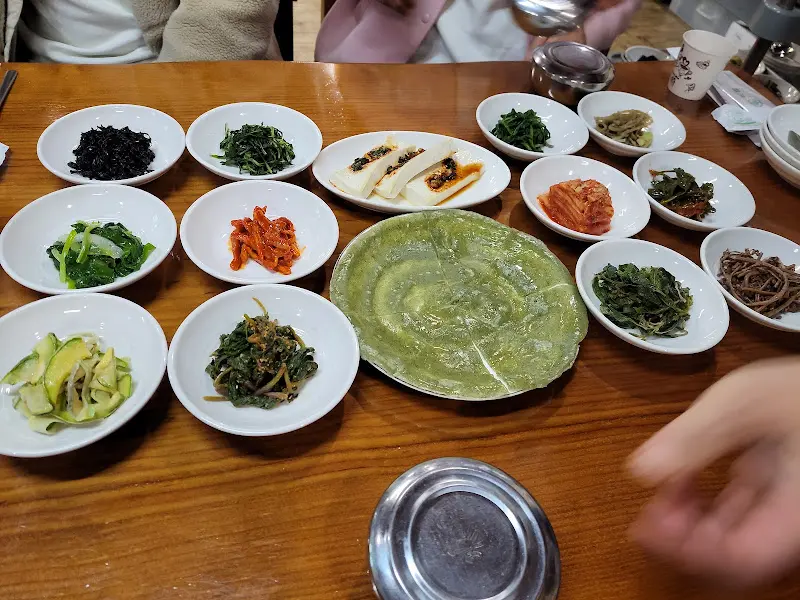 들풀밥상 다양한 반찬들