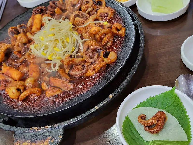 쭈꾸미와 콩나물의 환상적인 조화