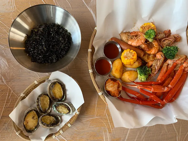 다양한 해산물 요리