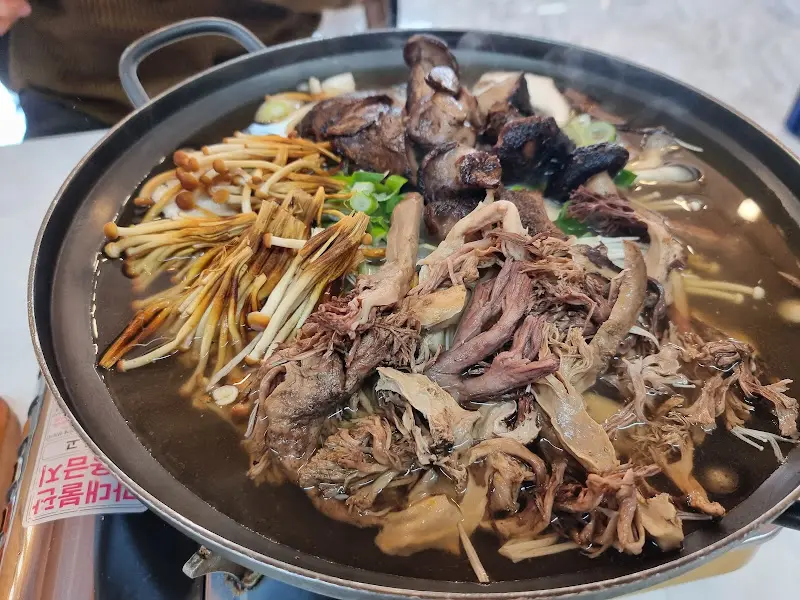 푸짐한 산버섯전골