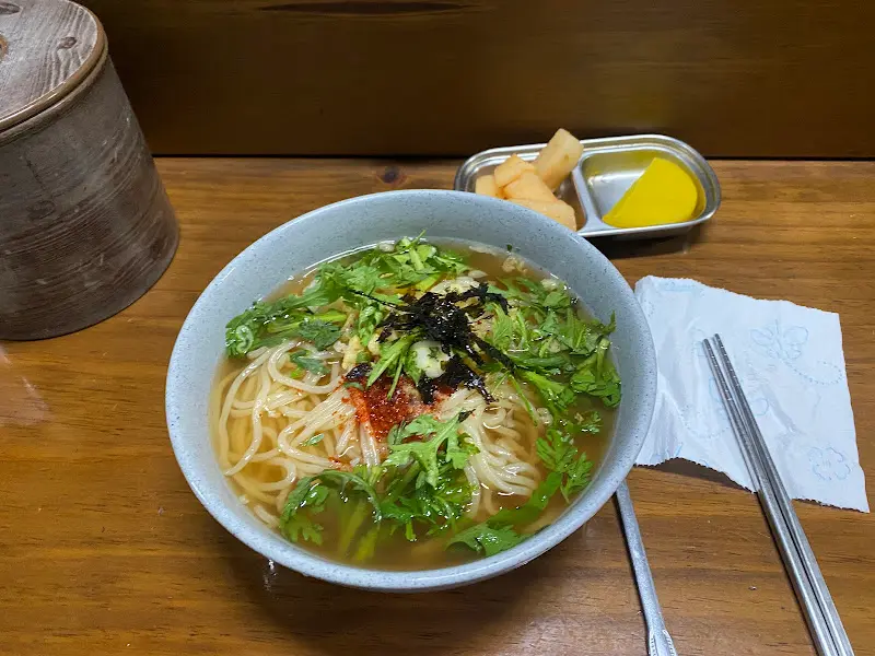 푸짐한 우동 한 그릇