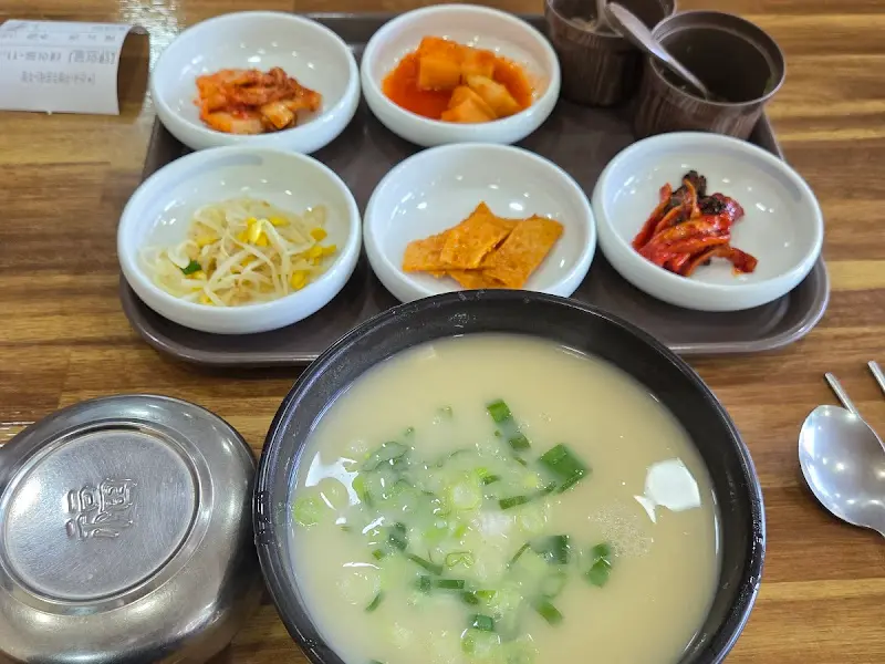 돌박사 황태설렁탕 한상차림