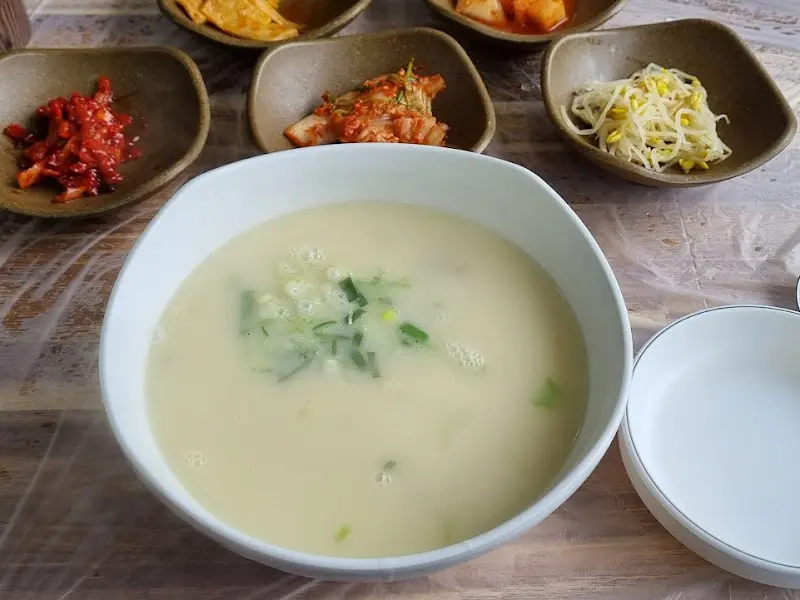 돌박사 한상차림 항공샷