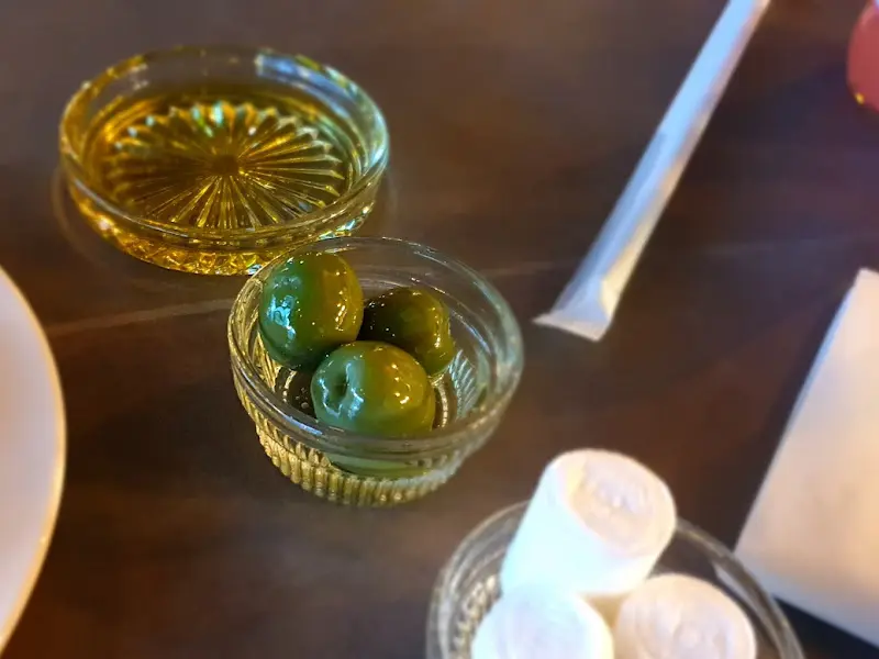 올리브 오일과 식전빵