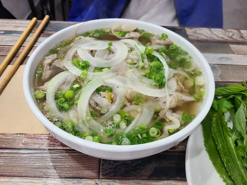 싱싱한 야채와 함께 즐기는 쌀국수