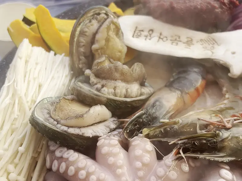 돌문어와 전복의 환상적인 조화