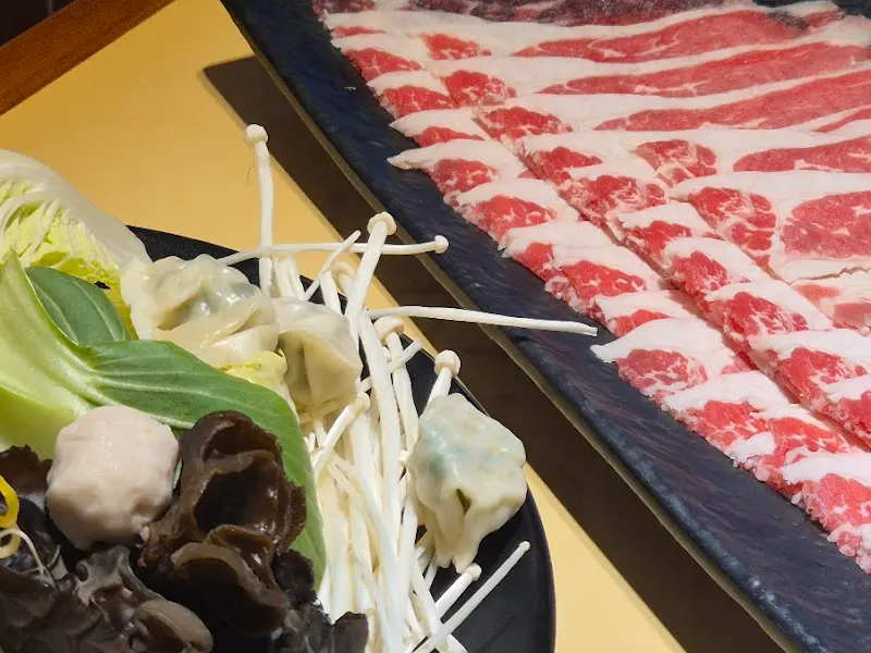 얇게 썰린 소고기