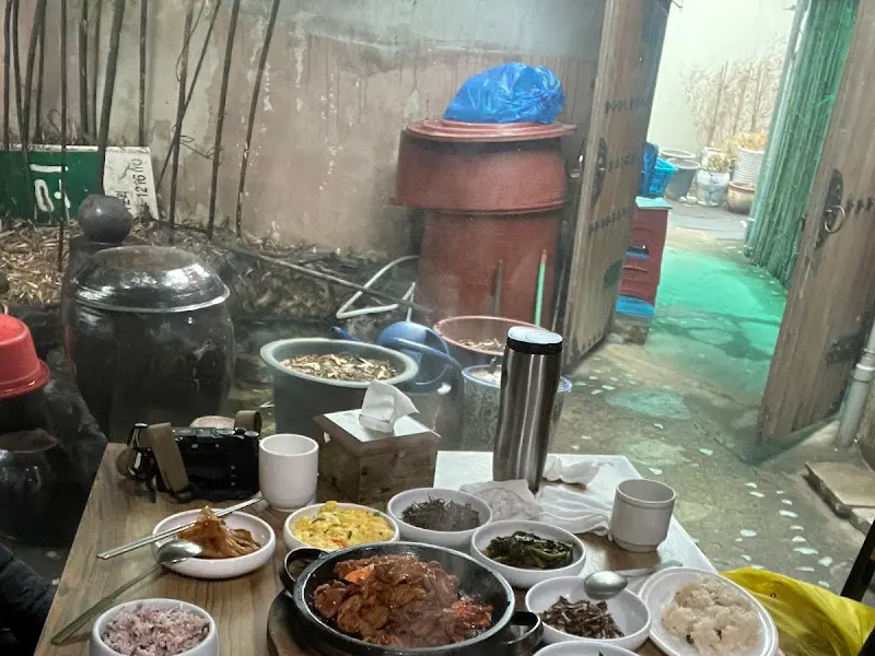 상다리 휘어지는 백반 한 상 차림