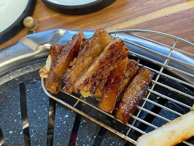 초벌되어 나온 양념갈비