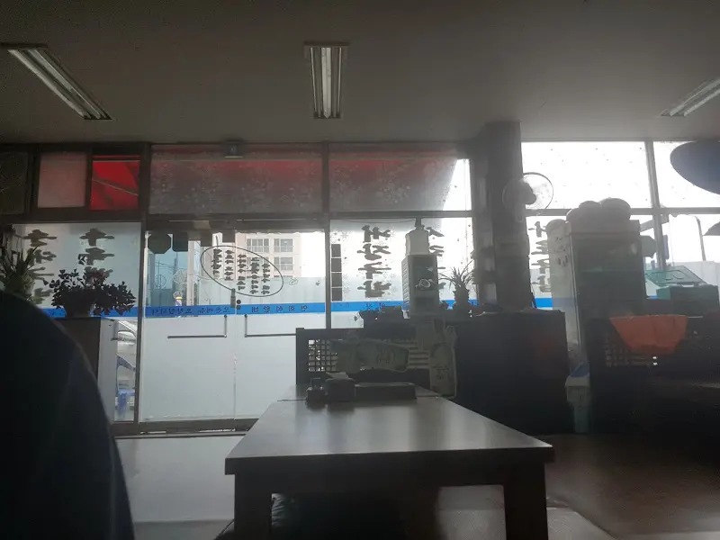 영진돼지국밥 내부