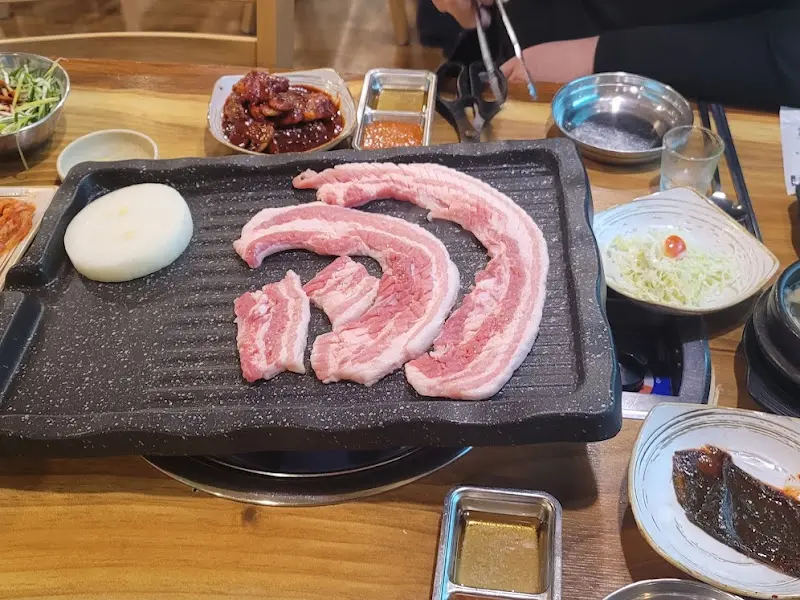 미나리 삼겹살 한 상 차림