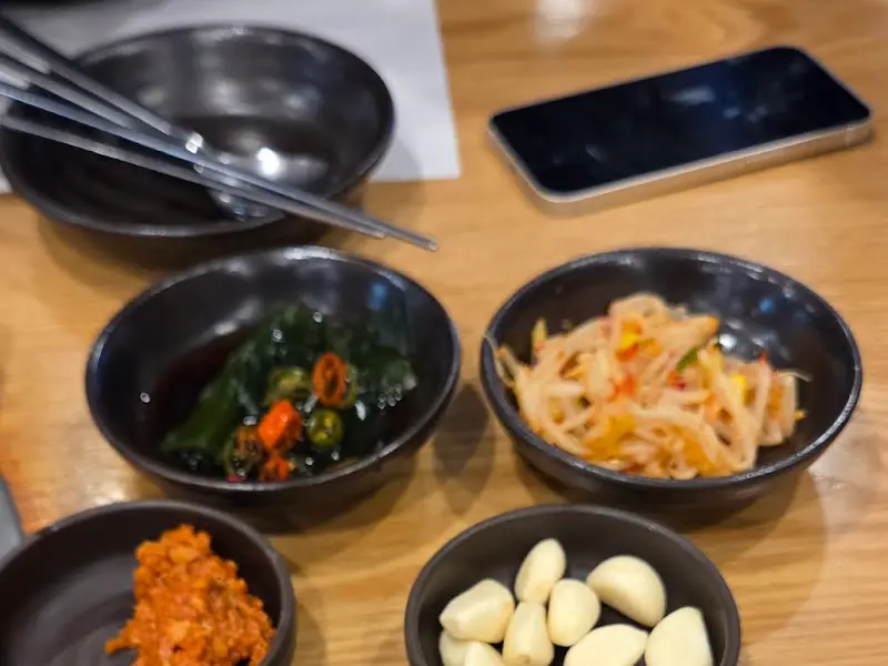 다양한 밑반찬들