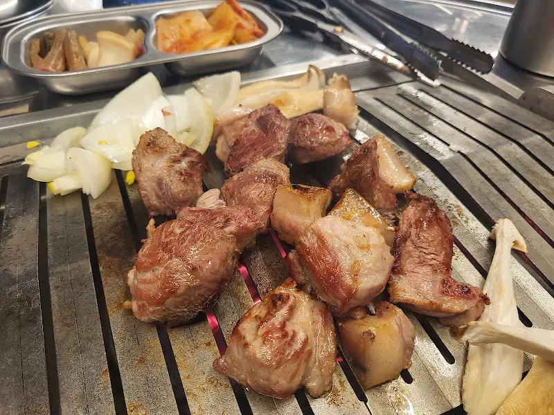 잘 익은 주먹구이