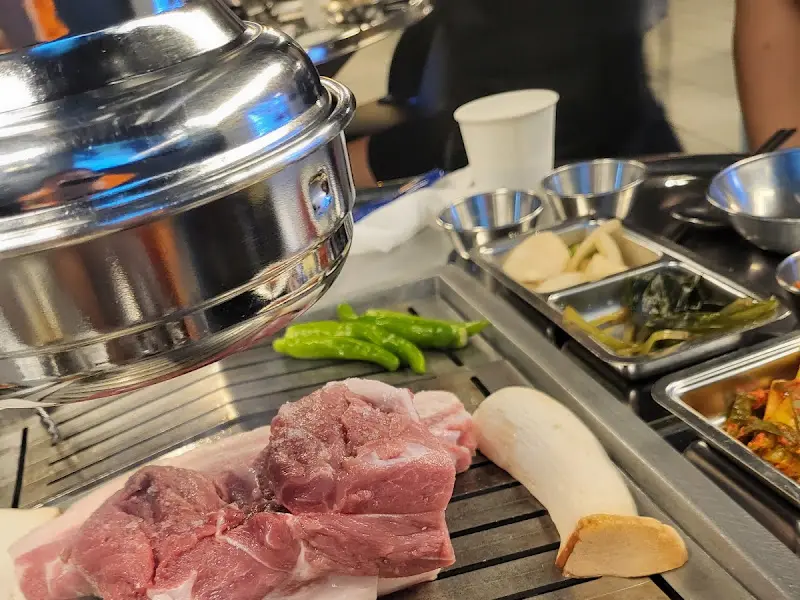 돼지집 테이블 세팅