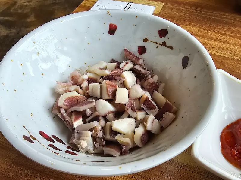 콩나물 국밥에 추가한 오징어 사리