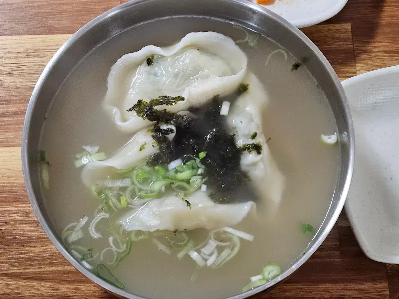 어랑손만두국 만두국