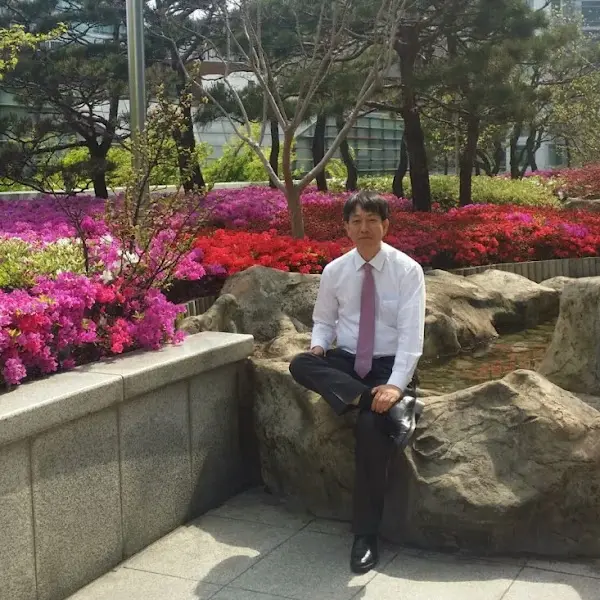 나그네집 방문객의 모습