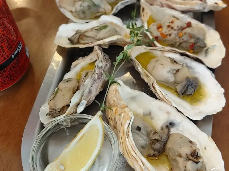 다양한 훈제굴 플레이트