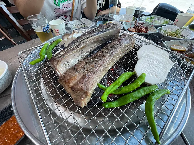 숯불 위에 구워지는 우대갈비