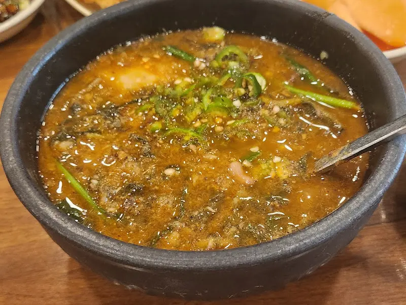 진한 국물이 인상적인 추어탕
