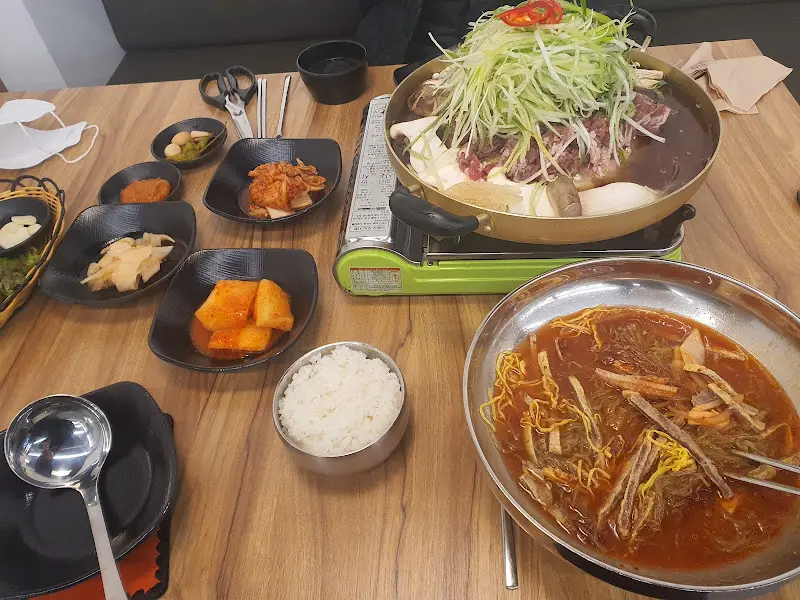 물비빔면과 왕갈비탕