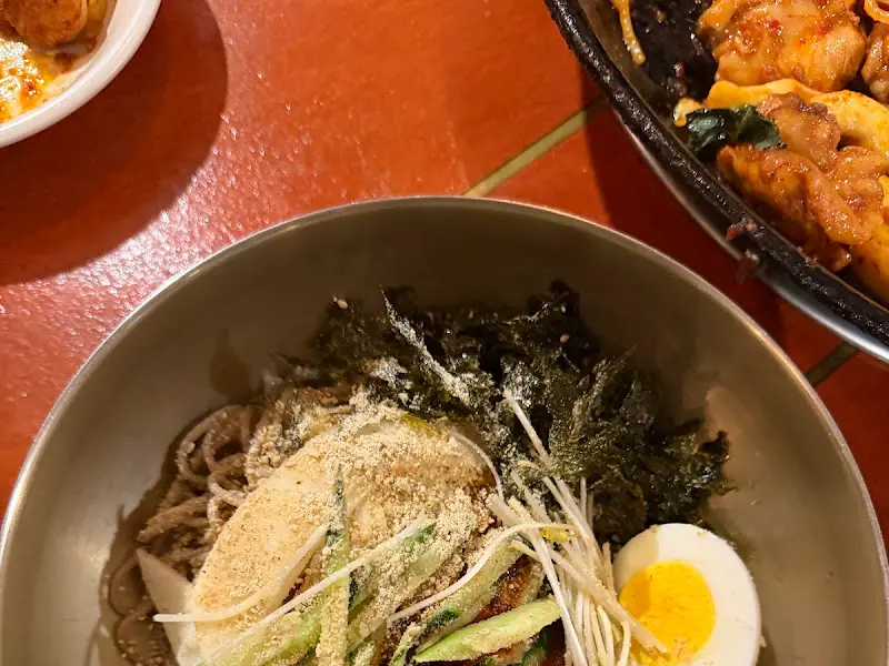 막국수와 닭갈비