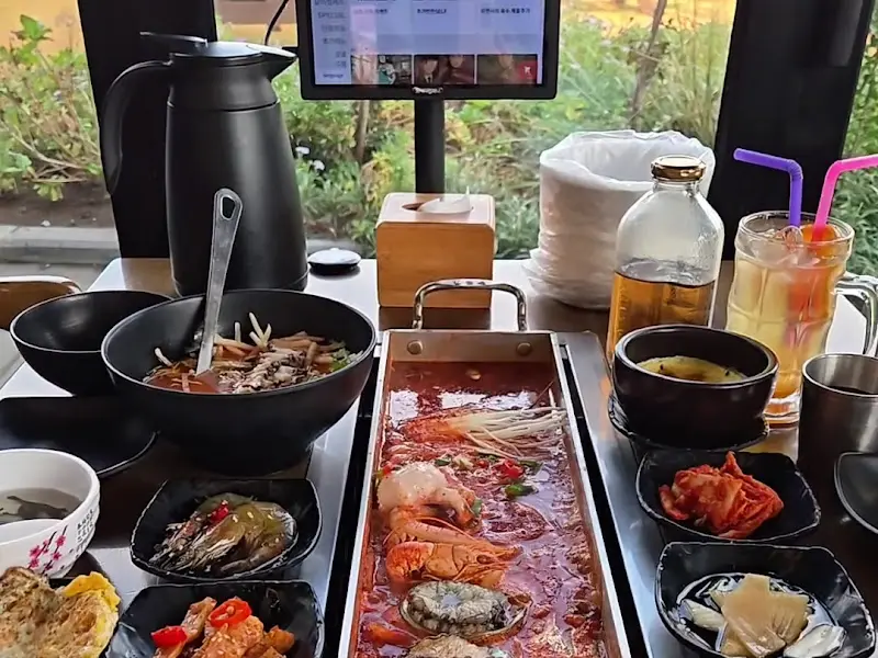 애월 암행어사의 푸짐한 갈치조림 한 상 차림