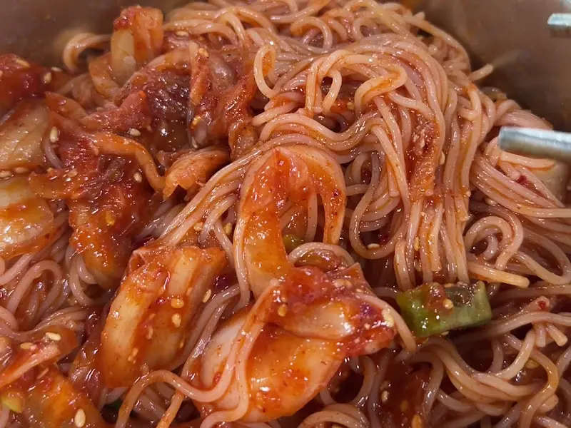 매콤한 비빔국수