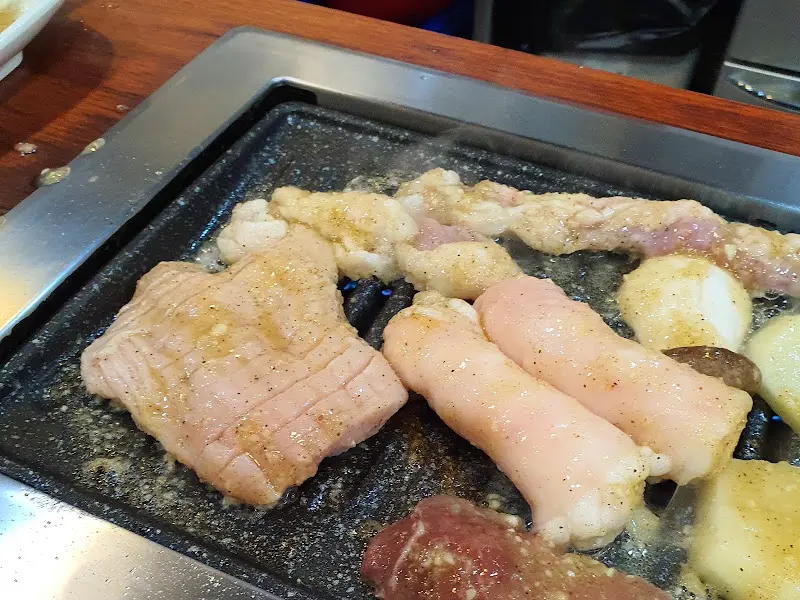 노릇하게 구워진 곱창