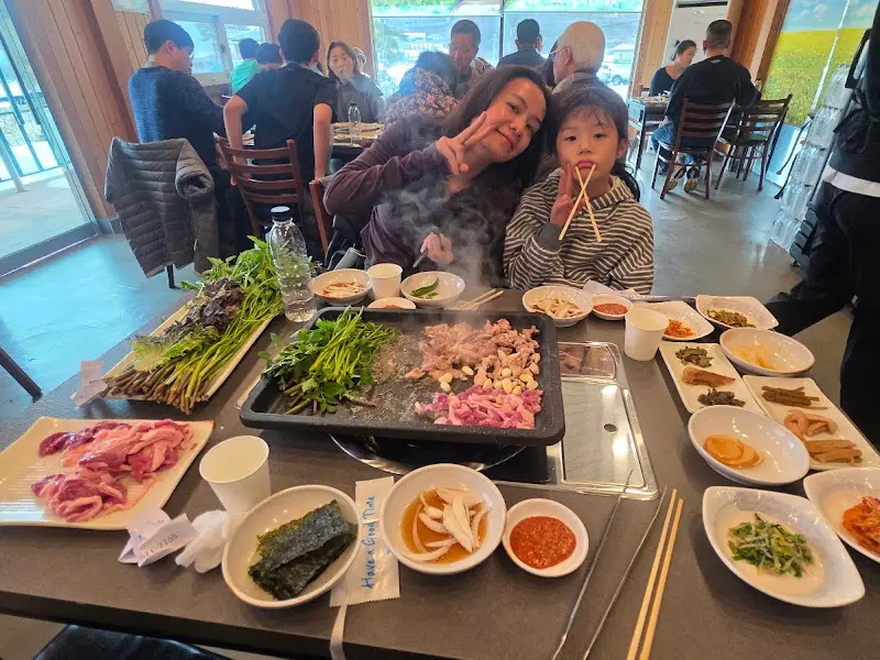 탐복미나리가든 내부