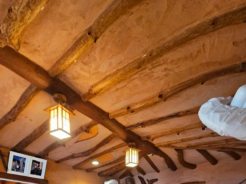 식당 내부 천장