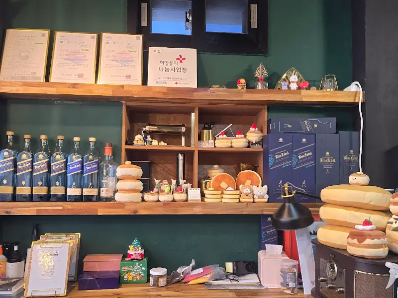 열두달 내부 인테리어