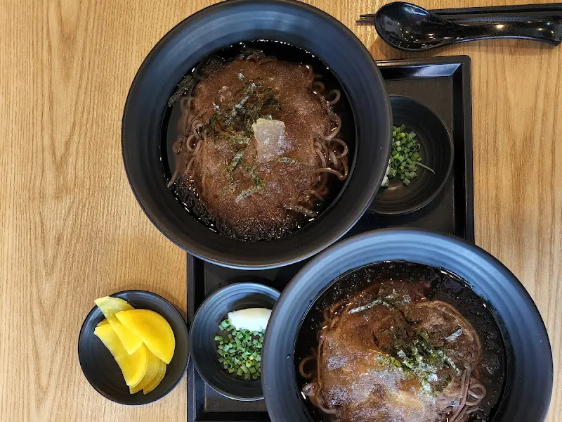 따뜻한 국물이 일품인 우동