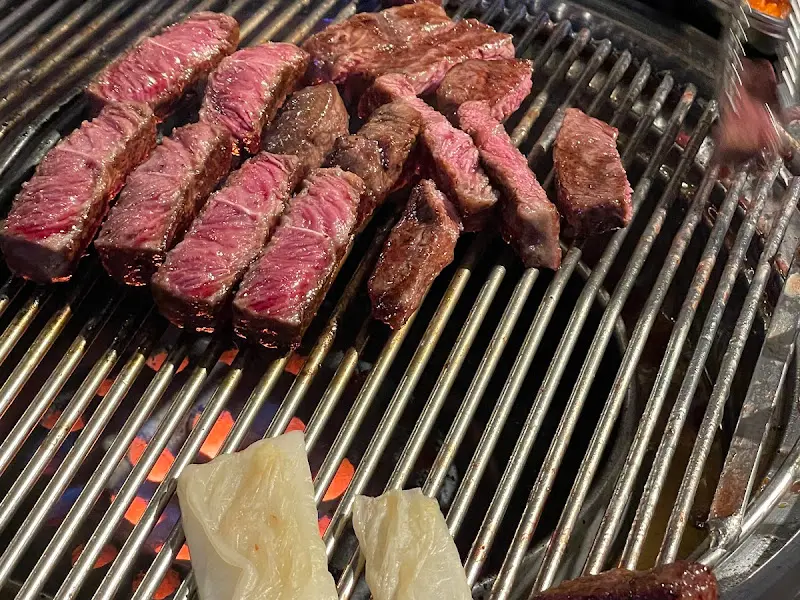 잘 구워진 고기