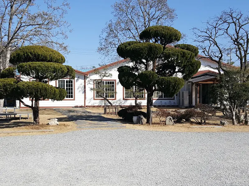 황금소나무 식당 전경