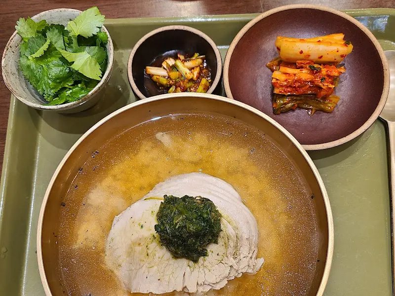 돼지곰탕 한상차림