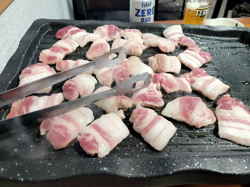 고기 굽는 모습