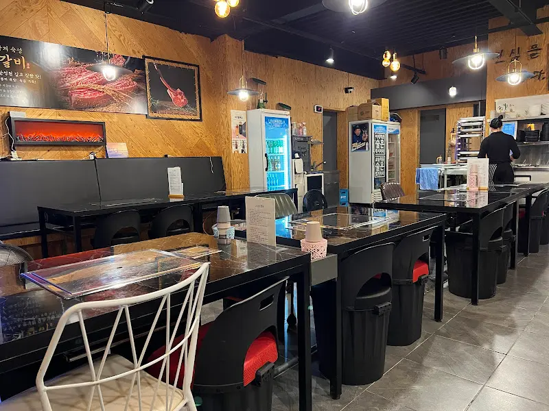 깔끔하게 정돈된 고기스타 망치의 내부 모습